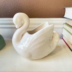 Swan Ceramic Planter 🦢